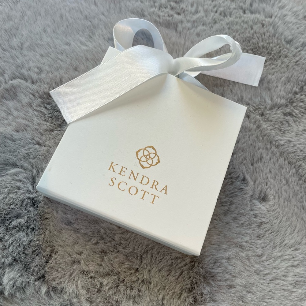 Kendra Scott gift box